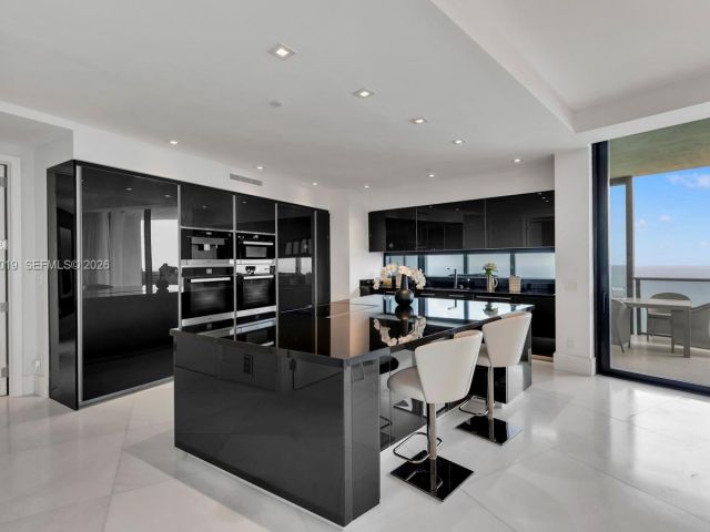 Apartment for sale  Unit #4605 - photo 7530312