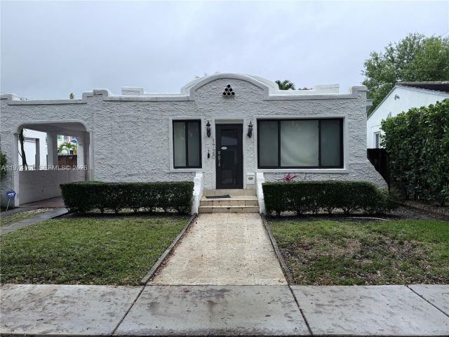 Home for rent at 1720 SW 22nd Ter 0 - photo 7466408