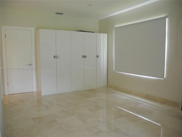 Home for rent at 1720 SW 22nd Ter 0 - photo 7466420