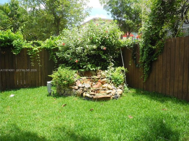 Home for rent at 1720 SW 22nd Ter 0 - photo 7466422