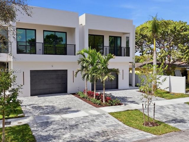 Home for sale at 1135 NE 11th Ave - photo 7504550