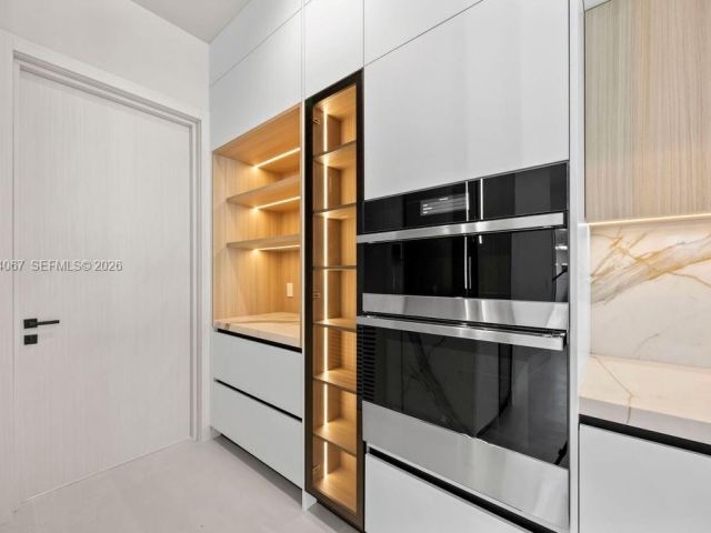 Home for sale at 1135 NE 11th Ave - photo 7504557