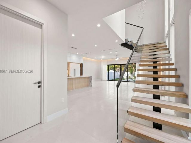 Home for sale at 1135 NE 11th Ave - photo 7504566