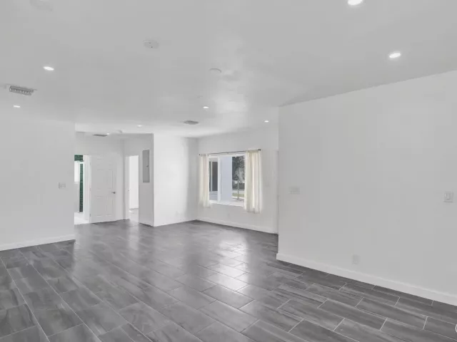 2-bedroom home for sale in Fort Lauderdale - 1904 SE 1st Avenue - MondialRealty