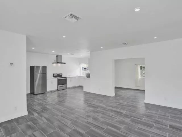 2-bedroom home for sale in Fort Lauderdale - 1904 SE 1st Avenue - MondialRealty