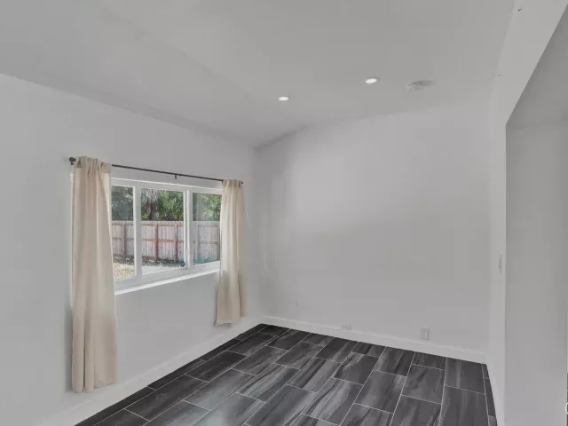 2-bedroom home for sale in Fort Lauderdale - 1904 SE 1st Avenue - MondialRealty