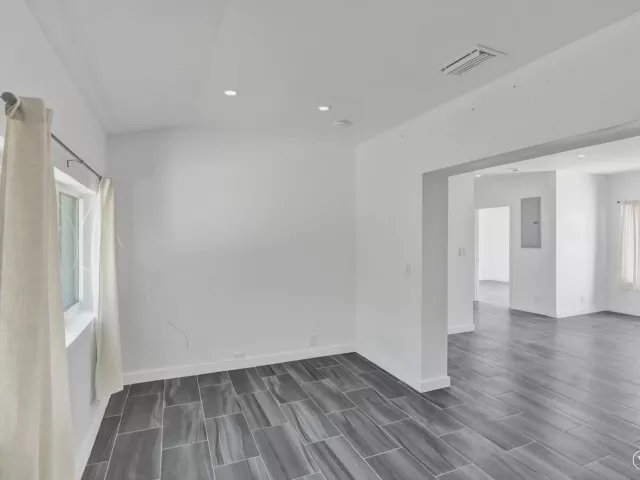 2-bedroom home for sale in Fort Lauderdale - 1904 SE 1st Avenue - MondialRealty