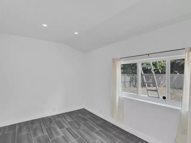 2-bedroom home for sale in Fort Lauderdale - 1904 SE 1st Avenue - MondialRealty