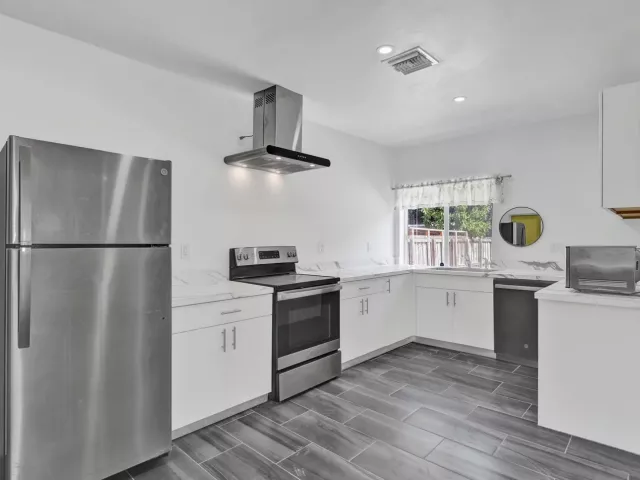 2-bedroom home for sale in Fort Lauderdale - 1904 SE 1st Avenue - MondialRealty