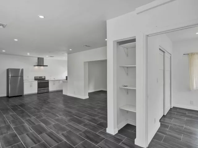 2-bedroom home for sale in Fort Lauderdale - 1904 SE 1st Avenue - MondialRealty