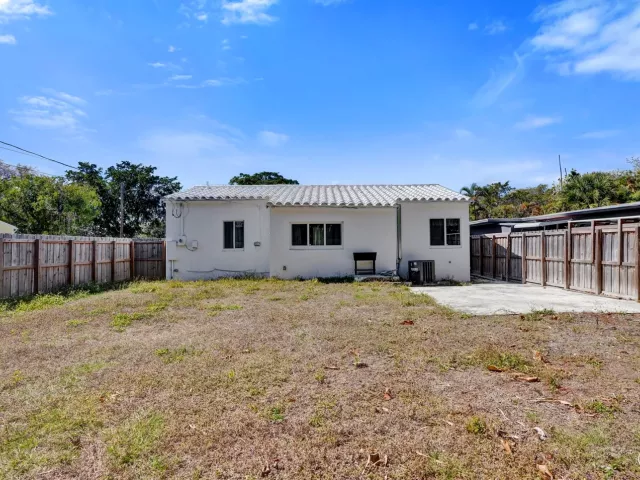 2-bedroom home for sale in Fort Lauderdale - 1904 SE 1st Avenue - MondialRealty