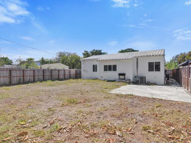 2-bedroom home for sale in Fort Lauderdale - 1904 SE 1st Avenue - MondialRealty