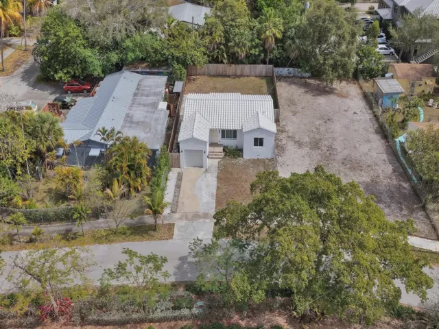 2-bedroom home for sale in Fort Lauderdale - 1904 SE 1st Avenue - MondialRealty