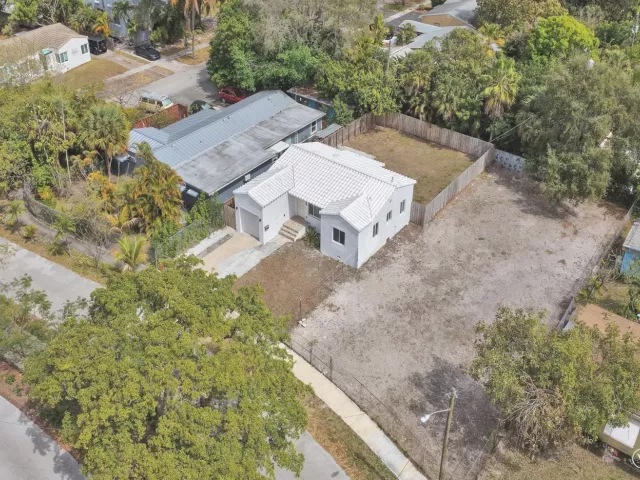 2-bedroom home for sale in Fort Lauderdale - 1904 SE 1st Avenue - MondialRealty