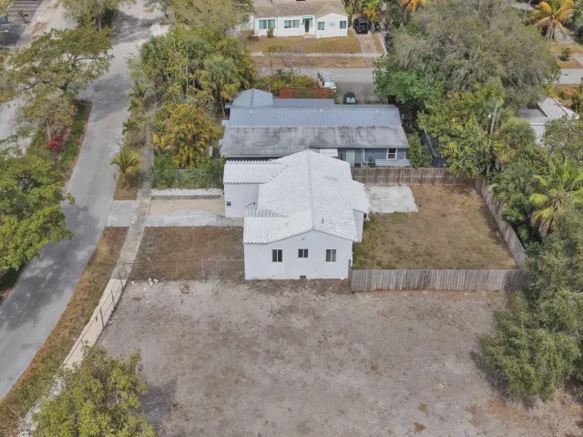 2-bedroom home for sale in Fort Lauderdale - 1904 SE 1st Avenue - MondialRealty
