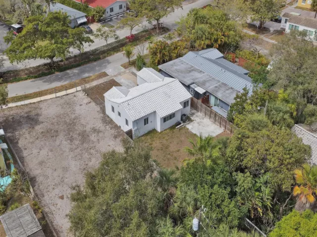 2-bedroom home for sale in Fort Lauderdale - 1904 SE 1st Avenue - MondialRealty