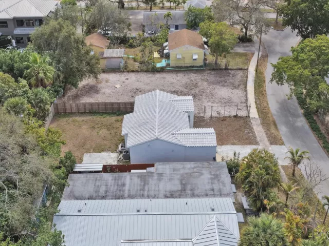 2-bedroom home for sale in Fort Lauderdale - 1904 SE 1st Avenue - MondialRealty