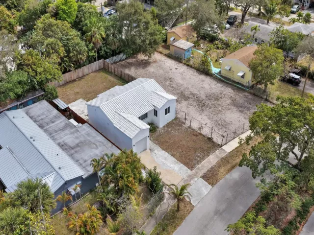 2-bedroom home for sale in Fort Lauderdale - 1904 SE 1st Avenue - MondialRealty