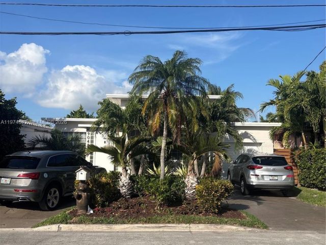 Home for rent at 9048 Carlyle Ave - photo 7467125