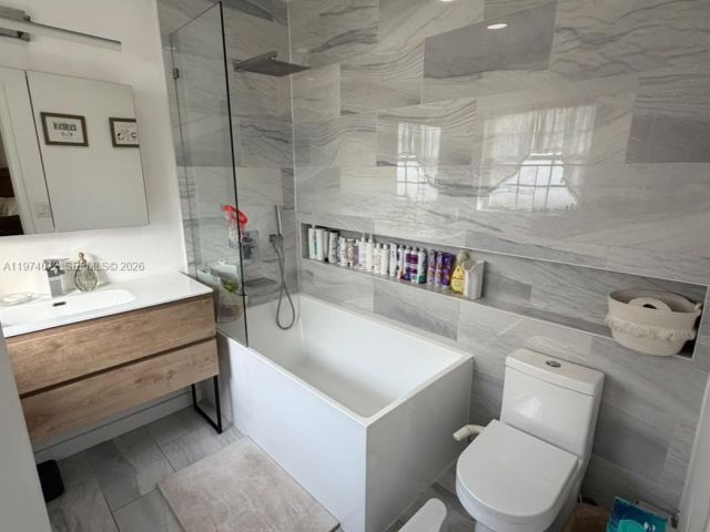 Home for rent at 9048 Carlyle Ave - photo 7467135