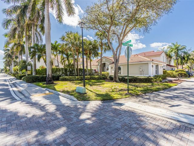 Home for sale at 1110 Lemonwood St - photo 7512986