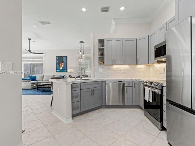 Home for sale at 1110 Lemonwood St - photo 7512989