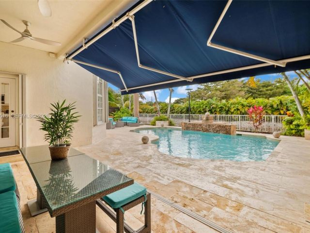 4-bedroom home for sale in Doral - 5186 NW 106th Ave - MondialRealty