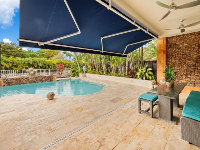 4-bedroom home for sale in Doral - 5186 NW 106th Ave - MondialRealty