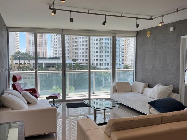 Apartment for rent  Unit #619 - photo 7529256