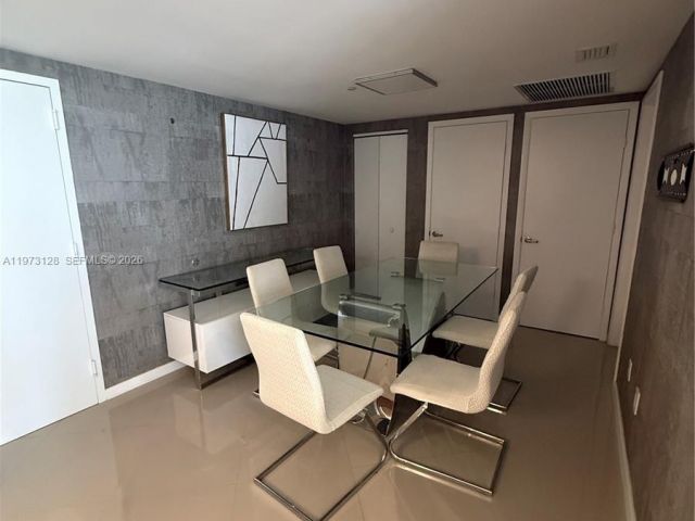 Apartment for rent  Unit #619 - photo 7529259