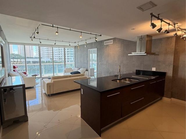 Apartment for rent  Unit #619 - photo 7529260