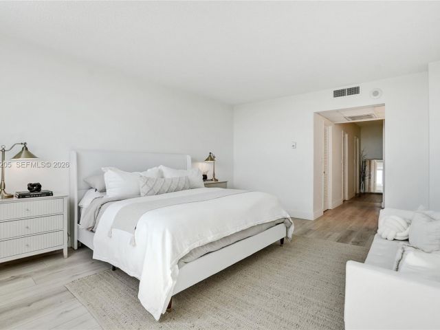 Apartment for sale  Unit #718 - photo 7513637