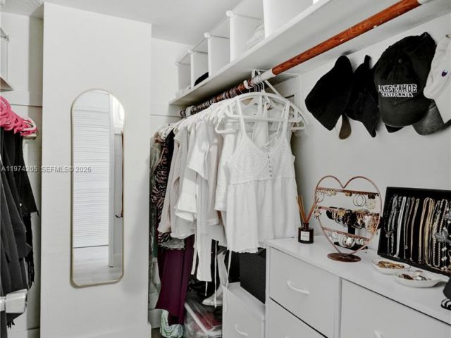 Apartment for sale  Unit #718 - photo 7513639