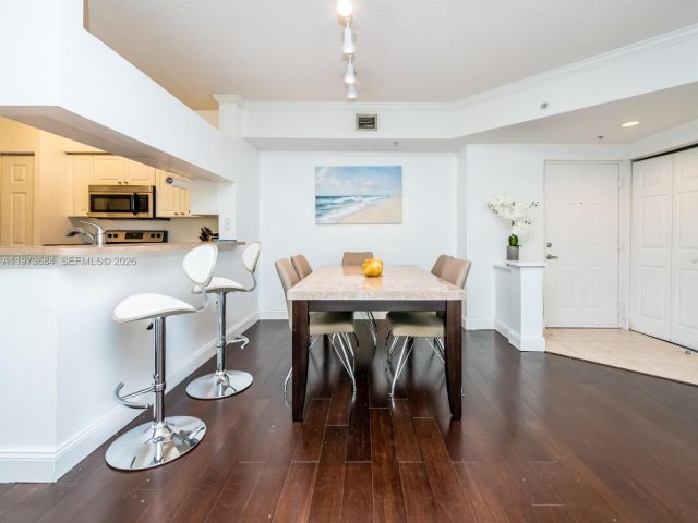 Apartment for sale  Unit #4311 - photo 7512703