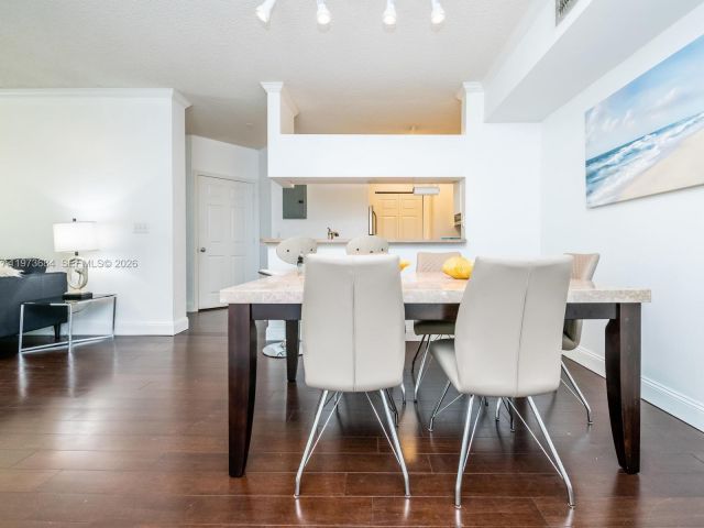 Apartment for sale  Unit #4311 - photo 7512704