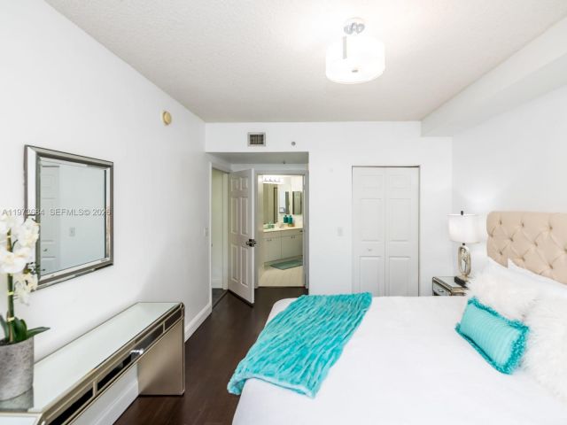 Apartment for sale  Unit #4311 - photo 7512712