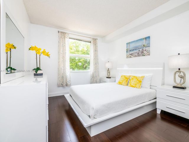 Apartment for sale  Unit #4311 - photo 7512718