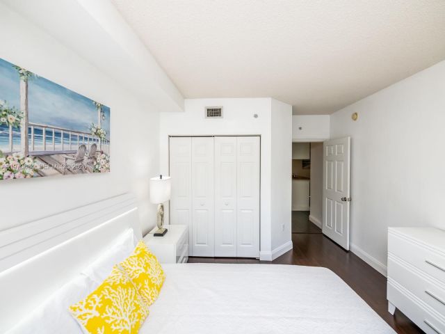 Apartment for sale  Unit #4311 - photo 7512719