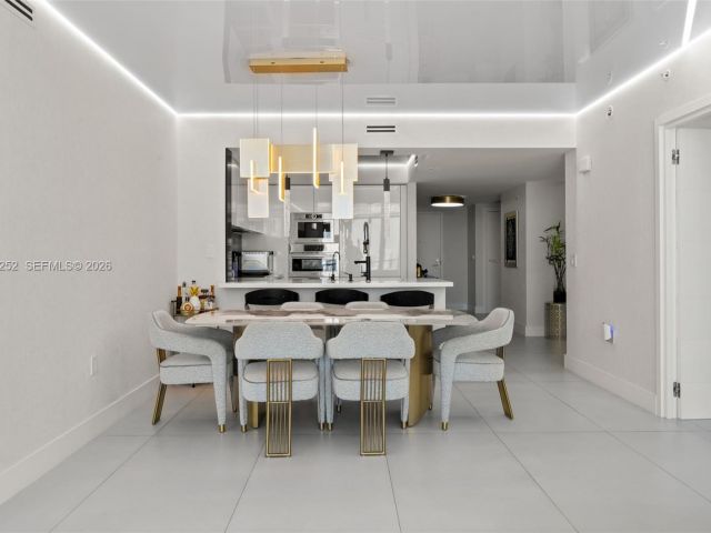 Apartment for sale  Unit #4-2003 - photo 7490128