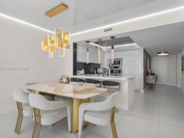 Apartment for sale  Unit #4-2003 - photo 7490129