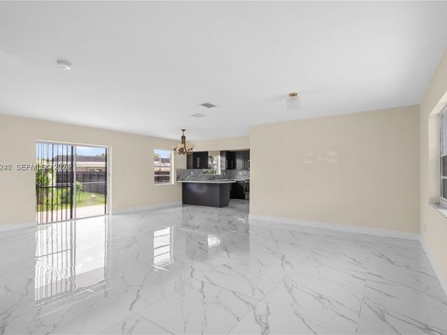 Home for rent at 10700 SW 70th St - photo 7513562