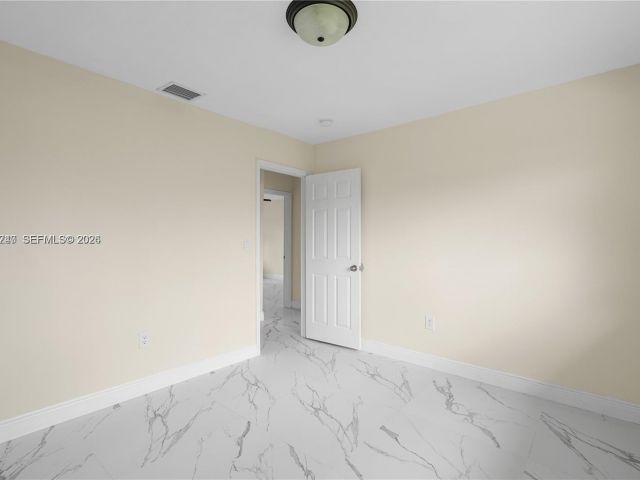 Home for rent at 10700 SW 70th St - photo 7513574