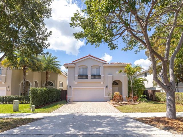 4-bedroom home for sale in Doral - 4650 NW 109th Ct - MondialRealty