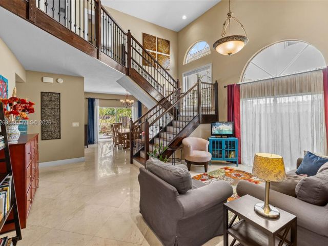 4-bedroom home for sale in Doral - 4650 NW 109th Ct - MondialRealty