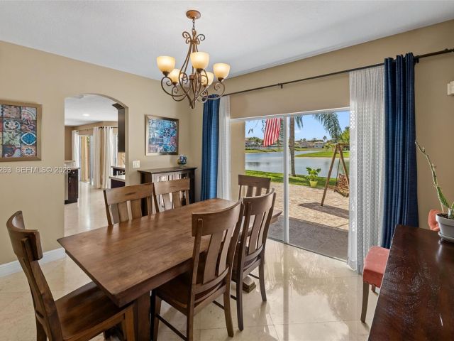 4-bedroom home for sale in Doral - 4650 NW 109th Ct - MondialRealty