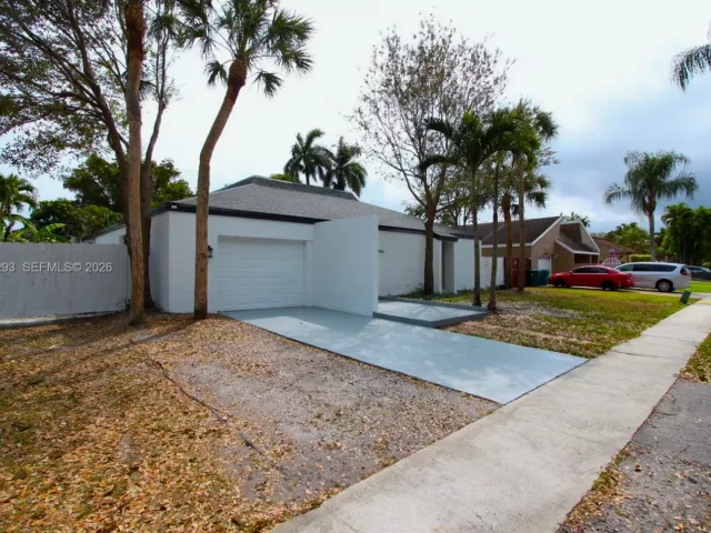 Home for sale at 4940 SW 94th Way - photo 7451059