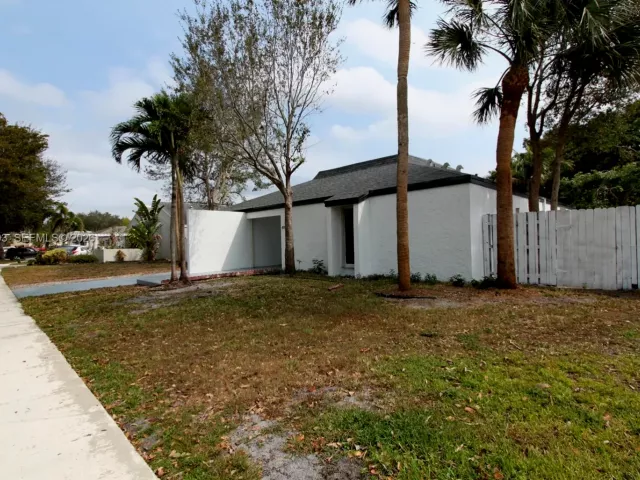 Home for sale at 4940 SW 94th Way - photo 7451060