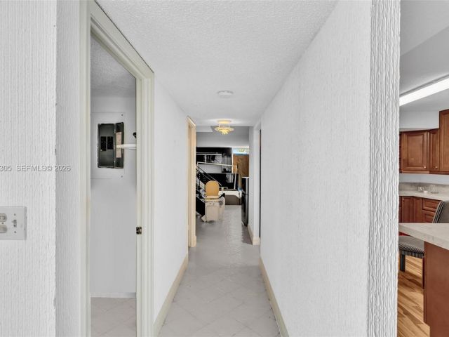 Home for rent at 825 NE 26th Ave - photo 7462300