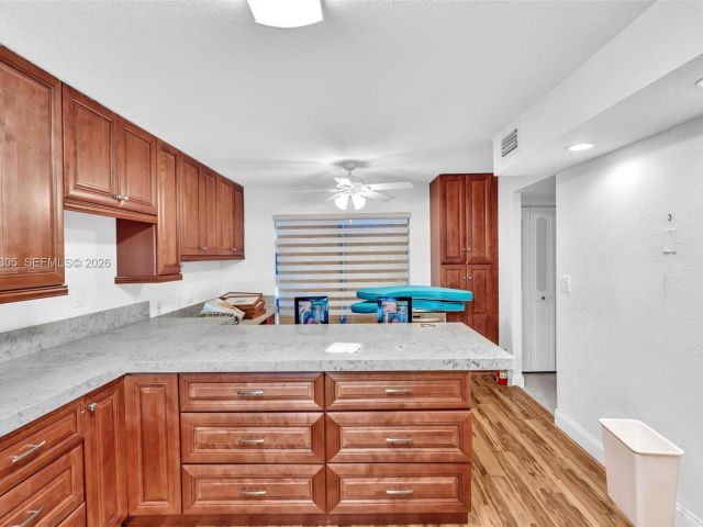 Home for rent at 825 NE 26th Ave - photo 7462302