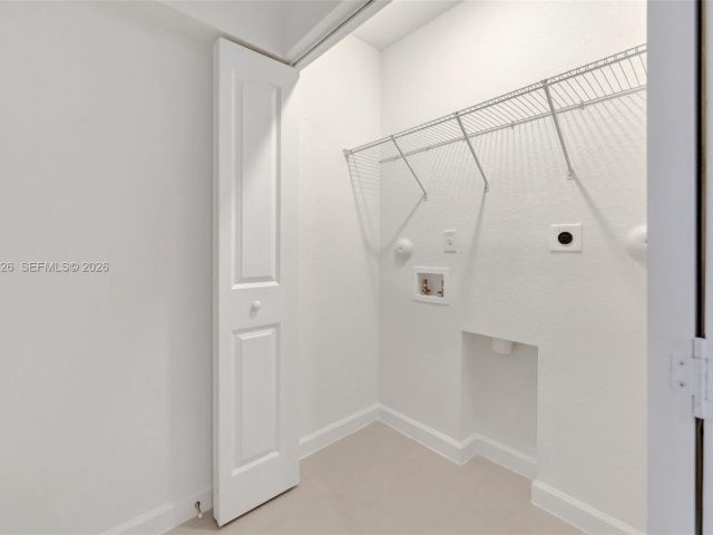 Home for rent at 2556 SE 27th Ct 2556 - photo 7492642